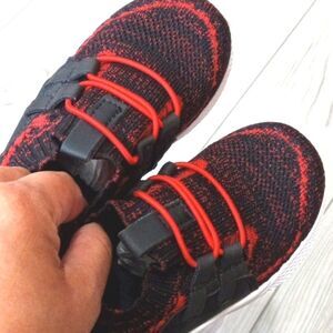 (73-3631)   Amazon  Shoes Sz 8